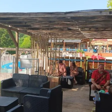 Campingplads Mobil-home Avec Terrasse Pour 6 Personnes - Api-1-52-545 *