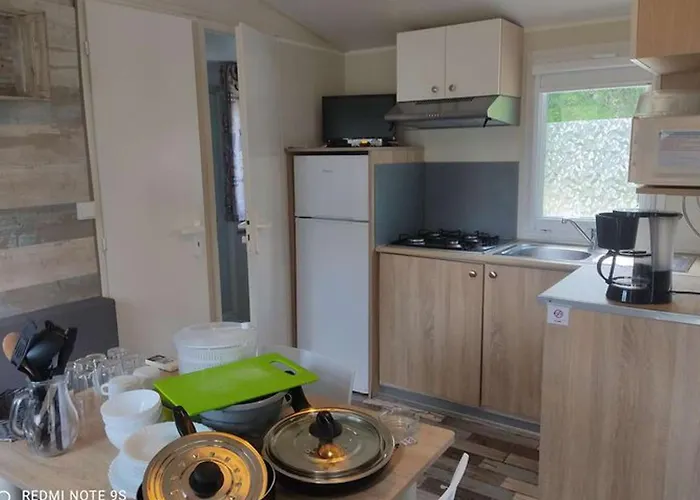 Camping Mobil-home Avec Terrasse Pour 6 Personnes - Api-1-52-545 La Cassagne